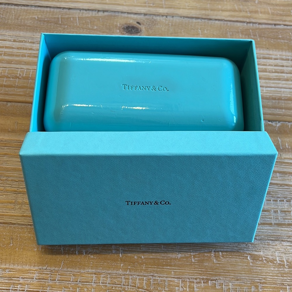 Women’s Tiffany & Co. cat eye sunglasses - Picture 10 of 11